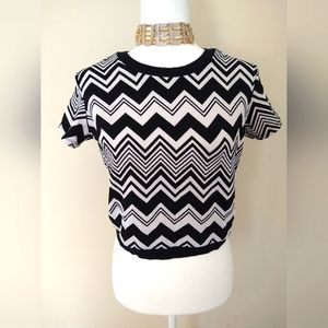 Rue 21 Black And White Shirt | Chevon Design | Size M